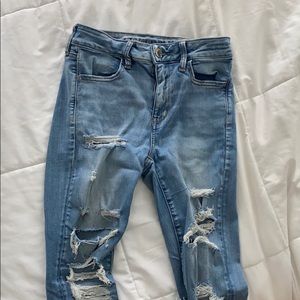 light wash ripped american eagle skinny jeans